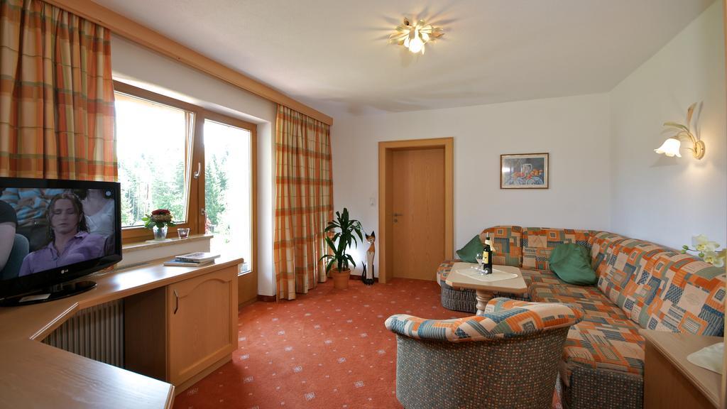 Komfort-Apartments Zufriedenheit Лойташ Екстериор снимка